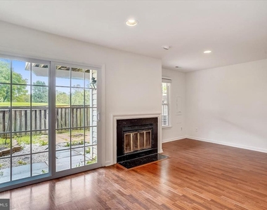 8830 Thomas Lea - Photo Thumbnail 28