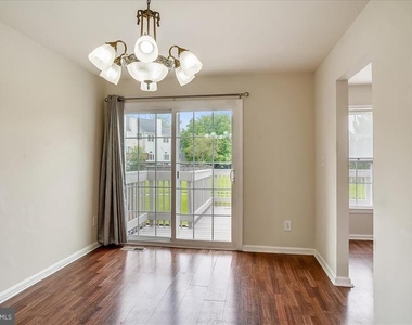 8830 Thomas Lea - Photo Thumbnail 10