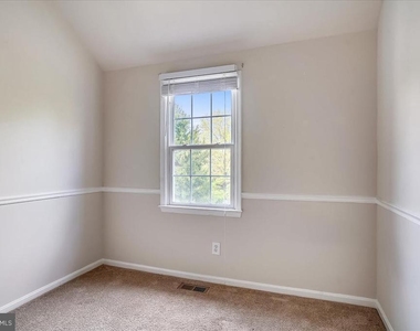 8830 Thomas Lea - Photo Thumbnail 37