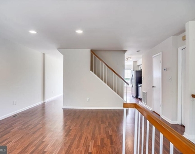 8830 Thomas Lea - Photo Thumbnail 7