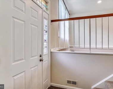 8830 Thomas Lea - Photo Thumbnail 13