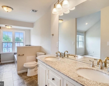 8830 Thomas Lea - Photo Thumbnail 44
