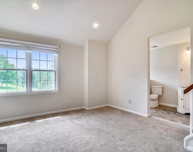8830 Thomas Lea - Photo Thumbnail 45
