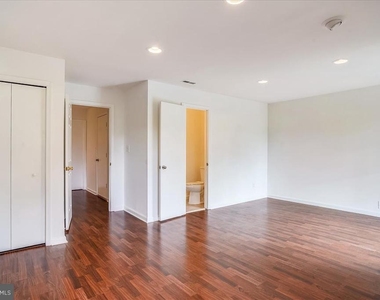 8830 Thomas Lea - Photo Thumbnail 30