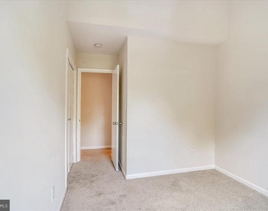 8830 Thomas Lea - Photo Thumbnail 34