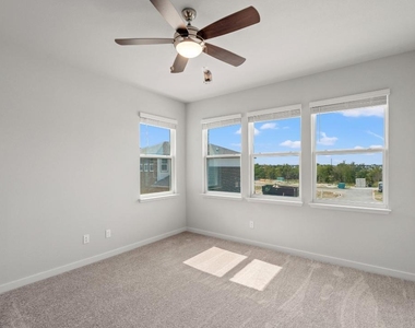 605 W South St St - Photo Thumbnail 7