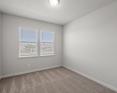 605 W South St St - Photo Thumbnail 17