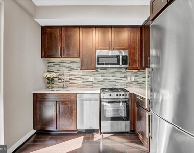 1320 Fenwick Lane - Photo Thumbnail 40