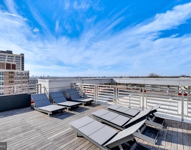 1320 Fenwick Lane - Photo Thumbnail 7