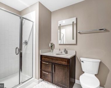 1320 Fenwick Lane - Photo Thumbnail 46