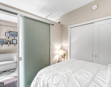 1320 Fenwick Lane - Photo Thumbnail 24