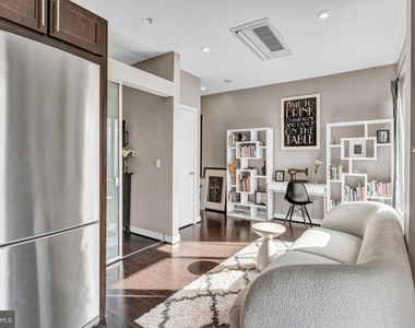 1320 Fenwick Lane - Photo Thumbnail 44