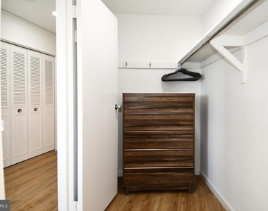 10201 Grosvenor Place - Photo Thumbnail 10