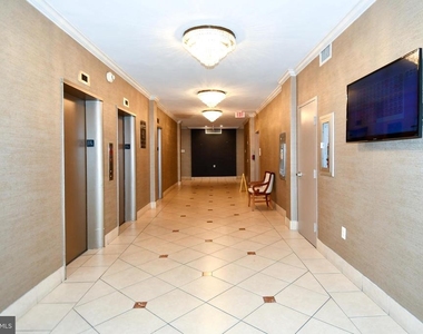 10201 Grosvenor Place - Photo Thumbnail 21