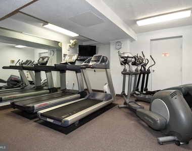 10201 Grosvenor Place - Photo Thumbnail 14