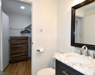 10201 Grosvenor Place - Photo Thumbnail 9
