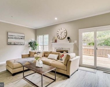 2111 Cambridge Park Court - Photo Thumbnail 2