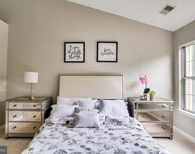 2111 Cambridge Park Court - Photo Thumbnail 22