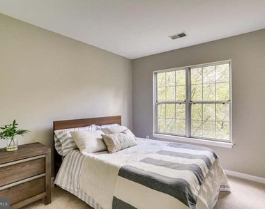 2111 Cambridge Park Court - Photo Thumbnail 12