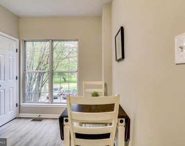 2111 Cambridge Park Court - Photo Thumbnail 7