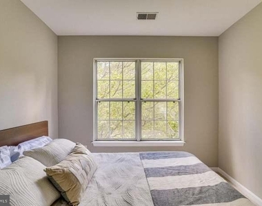 2111 Cambridge Park Court - Photo Thumbnail 13