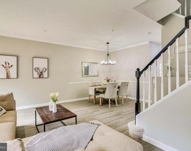 2111 Cambridge Park Court - Photo Thumbnail 5