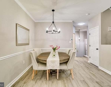 2111 Cambridge Park Court - Photo Thumbnail 6