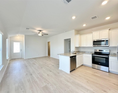 129 Paradise Canyon Dr - Photo Thumbnail 2