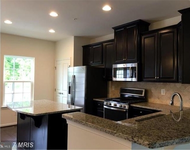 7419 Wild Honey Way - Photo Thumbnail 8