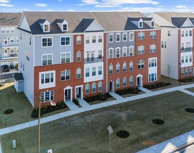 7738 Port Capital Drive - Photo Thumbnail 3