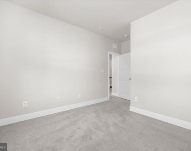 7738 Port Capital Drive - Photo Thumbnail 37