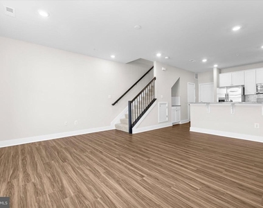 7738 Port Capital Drive - Photo Thumbnail 8