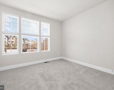 7738 Port Capital Drive - Photo Thumbnail 34