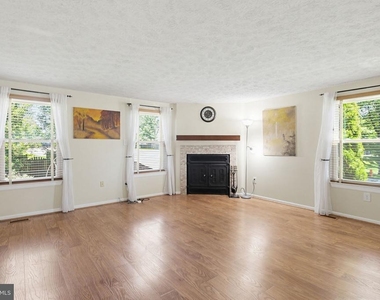 9402 Granite Hill - Photo Thumbnail 7