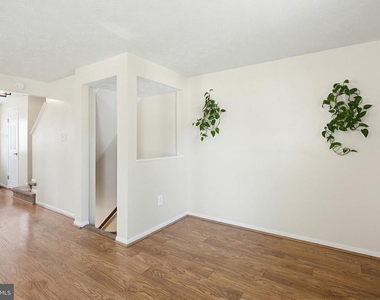 9402 Granite Hill - Photo Thumbnail 9