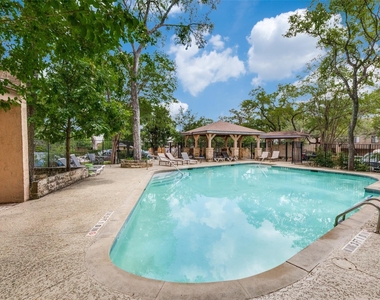 6810 Deatonhill Dr - Photo Thumbnail 11