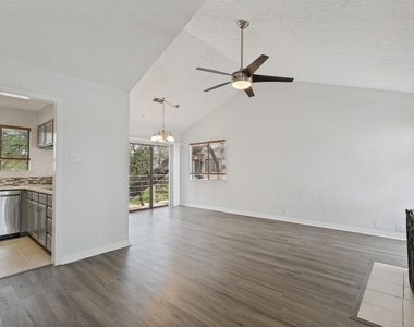 6810 Deatonhill Dr - Photo Thumbnail 3