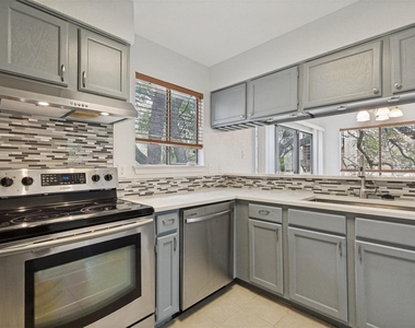 6810 Deatonhill Dr - Photo Thumbnail 1