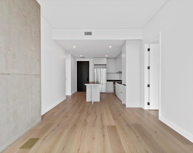 610 Davis St - Photo Thumbnail 6