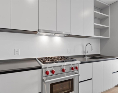 610 Davis St - Photo Thumbnail 4