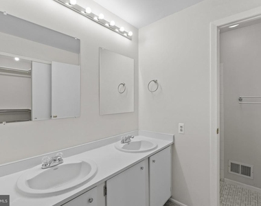11861 New Country Lane - Photo Thumbnail 16