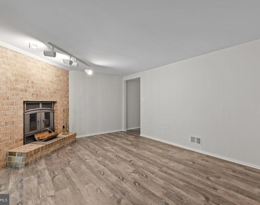 11861 New Country Lane - Photo Thumbnail 32