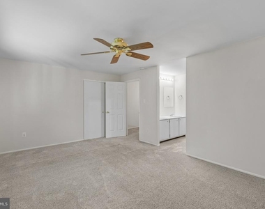 11861 New Country Lane - Photo Thumbnail 14
