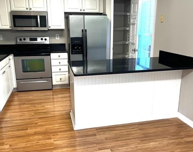 7952 Brightlight Place - Photo Thumbnail 6