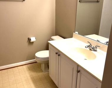 7952 Brightlight Place - Photo Thumbnail 16