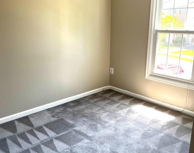 7952 Brightlight Place - Photo Thumbnail 18