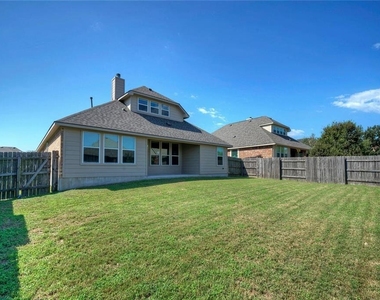 18413 Falcon Pointe Blvd - Photo Thumbnail 23