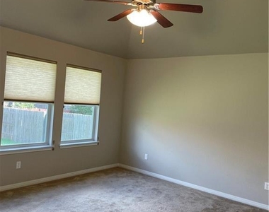 18413 Falcon Pointe Blvd - Photo Thumbnail 9