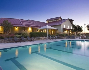 18413 Falcon Pointe Blvd - Photo Thumbnail 25