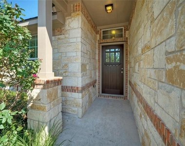 18413 Falcon Pointe Blvd - Photo Thumbnail 1